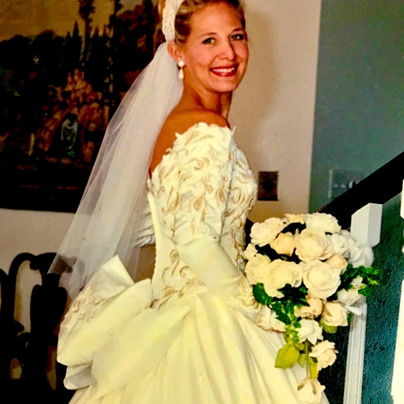 This Gown Is A Ball ! - Picture 2 of 11